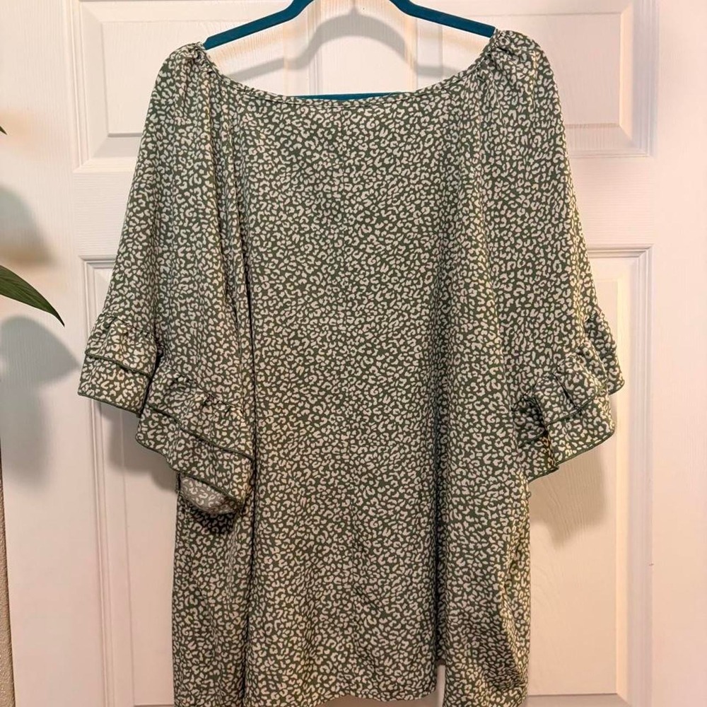 Plus Size Shein Leopard Print Blouse - Picture 2 of 5